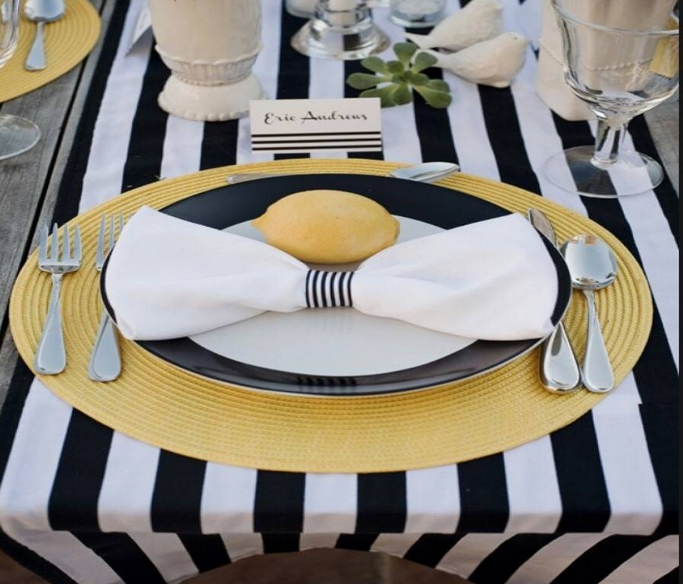 Salle à manger: comment choisir les linges de table, nappes et ... Manger décor salle à Meuble