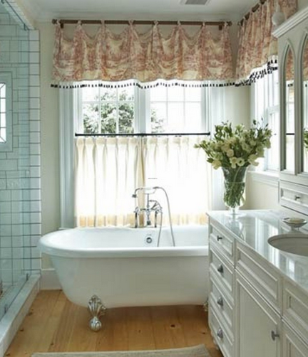 Salle de bain: comment choisir le bon habillage de fenêtres ... Inspiration Fenetre rideaux