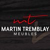 Martin Tremblay Meubles, entreprise québécoise spécialisée en mobilier, avec signature stylisée en rouge sur fond texturé foncé