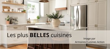 Cuisine moderne et lumineuse signée Armoires Cuisines Action, avec armoires shaker crème, comptoir en quartz blanc, électroménagers en acier inoxydable et décoration minimaliste.