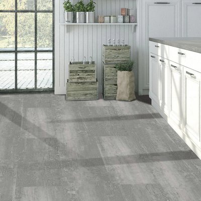 Cuisine champêtre moderne avec plancher vinyle gris effet béton de la collection Azura, chez Céramique l’Entrepôt
