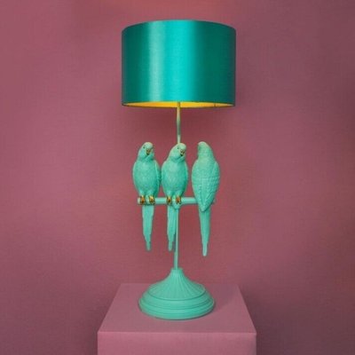 Photo par PanGalin Lampe de table turquoise avec pied orné de trois perroquets et abat-jour cylindrique assorti, image Pinterest