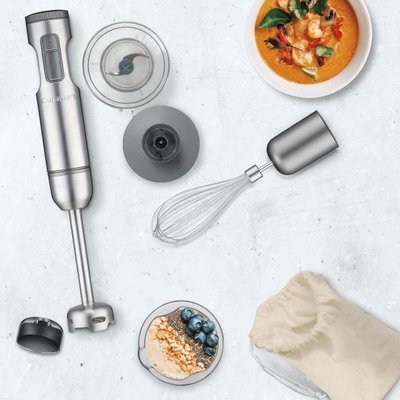 Mélangeur à main en acier inoxydable Cuisinart Smart Stick avec accessoires – fouet, hachoir et bol doseur – idéal pour sauces, potages et smoothies, chez Linen Chest