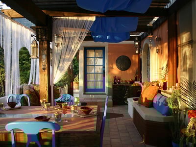 decoration-articles-decoratifs-decor-style-outdooring-amenager-meubler-cour-arriere-jardin-pieces-exterieures-espace-exterieur-meubles-exterieurs-decorer-idees-solutions-trucs_conseils_comment_decoration_design_interieur_ameublement_quebec_canada