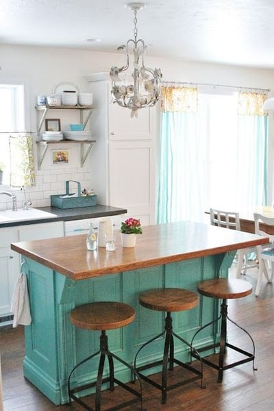 ilot-de-cuisine-en-i-rectangulaire-meubles-de-cuisine-decorer-cuisine-idees-solutions-trucs_conseils_comment_decoration_design_interieur_ameublement_quebec_canada