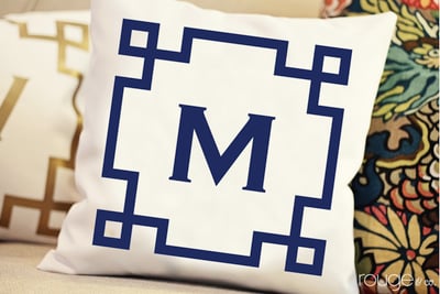 accessoires_coussin_monogramme_style_decor_decoration_preppy-classique-nautique-bcbg_ameublement_quebec_canada