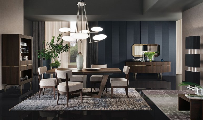 Salle a Manger Élégante Avec Table en Bois, Buffet Moderne Décorée Avec des Plantes Salle à manger élégante avec table en bois, chaises rembourrées, buffet moderne, miroir décoratif et éclairage suspendu contemporain, décorée avec des plantes et un tapis sophistiqué.