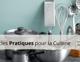 Ustensiles de cuisine pratiques alignés sur un comptoir, incluant des casseroles, fouets, râpe, louches et pinces, avec un fond vert pastel – Source : Meilleur du Chef