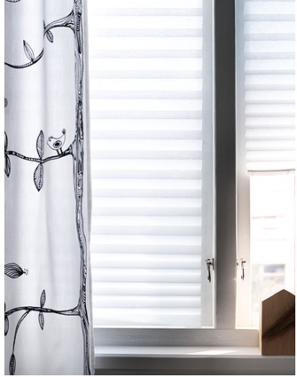 stores-accordeon-plisse-economique-ikea-decorer-salon-idees-solutions-trucs_conseils_comment_decoration_design_interieur_ameublement_quebec_canada