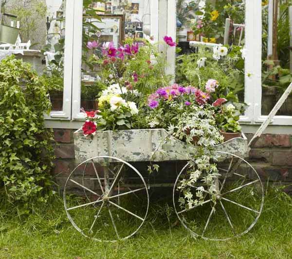 charme-vintage-retro-vieux-meubles-de-jardin-outdooring-amenager-meubler-decorer-cour-arriere-jardin-pieces-exterieures-espace-meubles-exterieurs-decorer-idees-solutions-trucs_conseils_comment_decoration_design_interieur_ameublement_quebec_canada