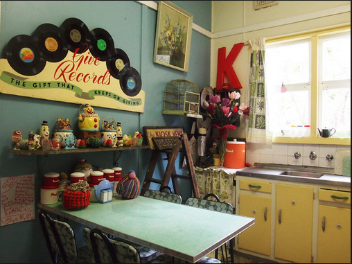 cuisine-retro-accessoires-articles-decoratifs-decorer-cuisine-idees-solutions-trucs_conseils_comment_decoration_design_interieur_ameublement_quebec_canada